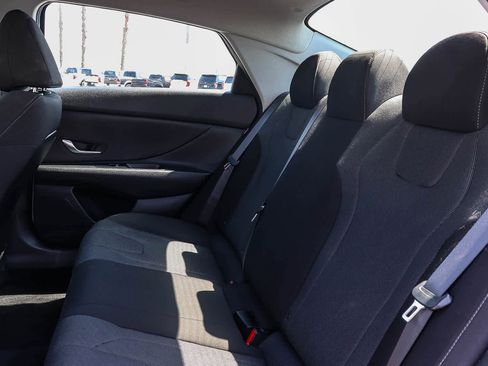 Used 2024 Hyundai Elantra SE FWD image 21