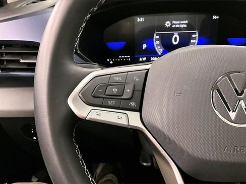 Used 2023 Volkswagen Taos SE w/ Panoramic Sunroof Package image 24