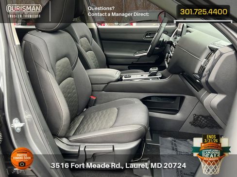 Used 2025 Nissan Pathfinder SV w/ SV Premium Package image 21