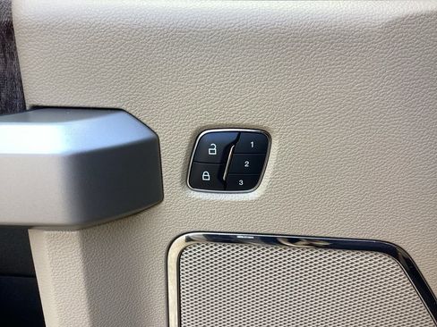 Used 2019 Ford F250 Lariat w/ Lariat Value Package AWD/4WD image 75