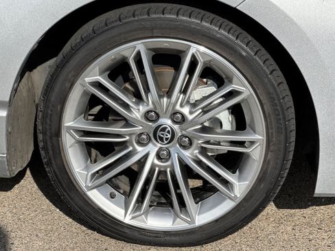 Used 2021 Toyota Avalon Limited w/ Advanced Safety Package FWD image 18