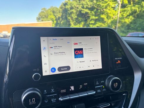Used 2025 Toyota Highlander LE FWD image 20