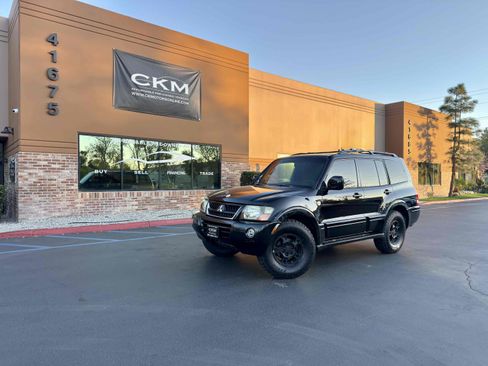 Used 2003 Mitsubishi Montero 20th Anniversary image 2