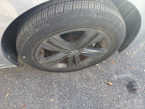 Used 2023 Volkswagen Jetta SE w/ Panoramic Sunroof Package image 14