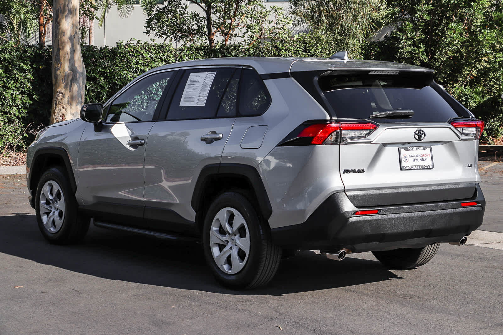 Used 2023 Toyota RAV4 LE FWD image 8