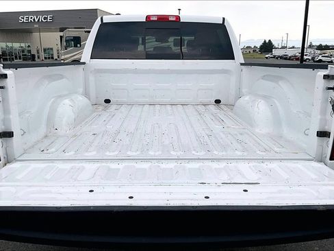 Used 2020 RAM 1500 Classic SLT AWD/4WD image 18