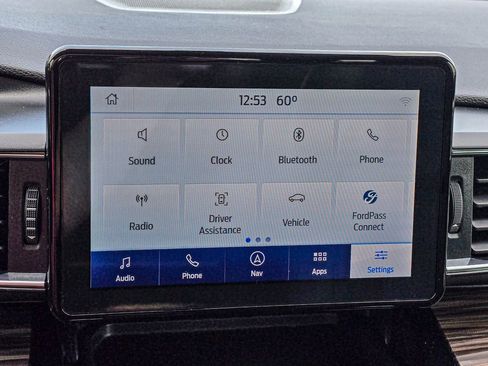 Used 2022 Ford Explorer Limited w/ Equipment Group 301A AWD/4WD image 18