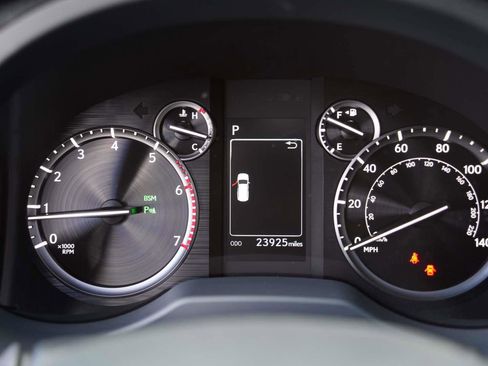 Used 2023 Lexus GX 460 Premium image 31