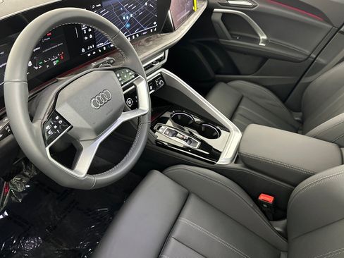 New 2025 Audi Q5 Prestige image 9