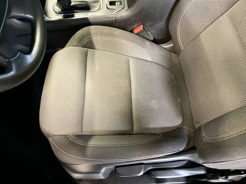 Used 2021 Chevrolet Traverse LS AWD/4WD image 18
