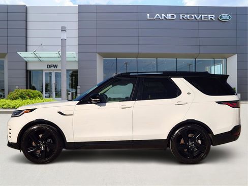 Used 2025 Land Rover Discovery Dynamic SE image 3