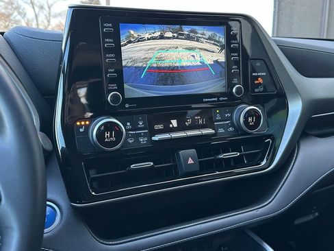 Used 2021 Toyota Highlander XLE image 46
