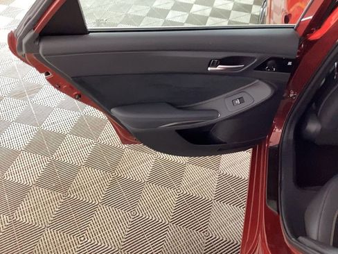 Used 2021 Toyota Avalon Touring image 14