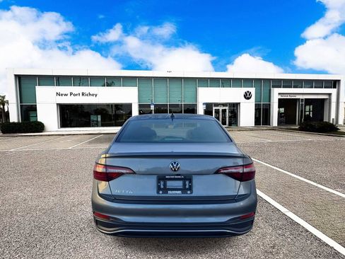 Used 2024 Volkswagen Jetta Sport image 7