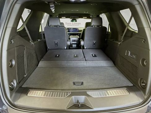 Used 2025 Chevrolet Tahoe Premier AWD/4WD image 28