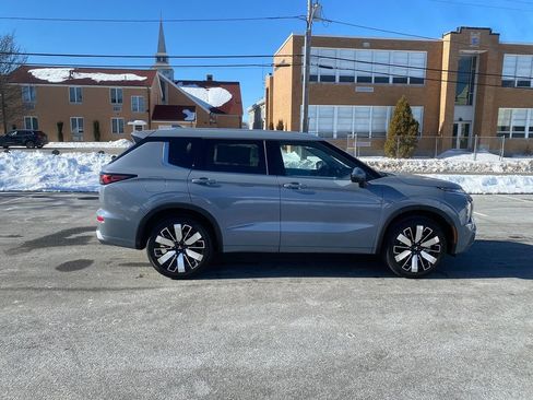 New 2026 Mitsubishi Outlander SEL image 4