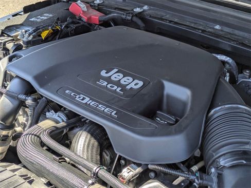 Used 2021 Jeep Wrangler Unlimited Sahara image 40