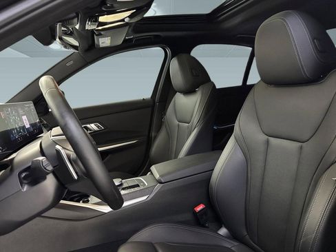 Used 2023 BMW 330i Sedan w/ Convenience Package image 15