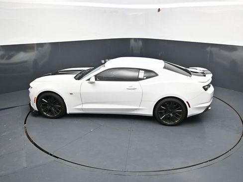 Used 2021 Chevrolet Camaro SS RWD image 37
