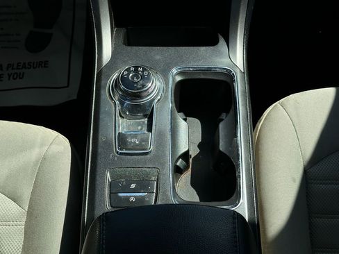 Used 2020 Ford Fusion SE image 18