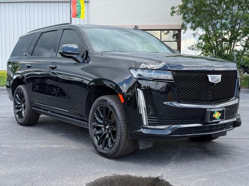 Used 2022 Cadillac Escalade Sport Platinum w/ LPO, ONYX Package AWD/4WD image 2