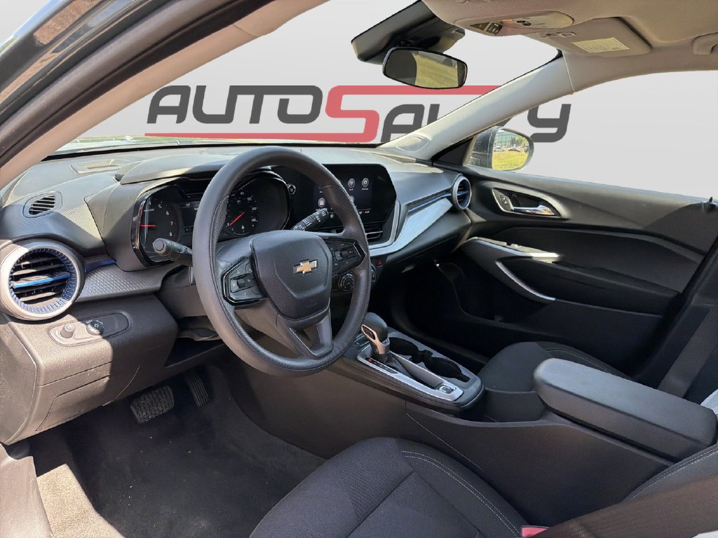 Used 2025 Chevrolet Trax LS FWD image 10