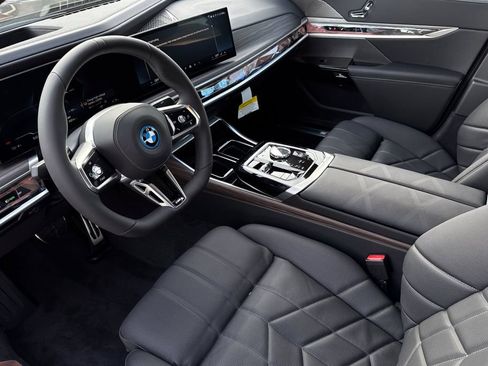 New 2026 BMW i7 xDrive60 w/ Executive Package AWD/4WD image 9