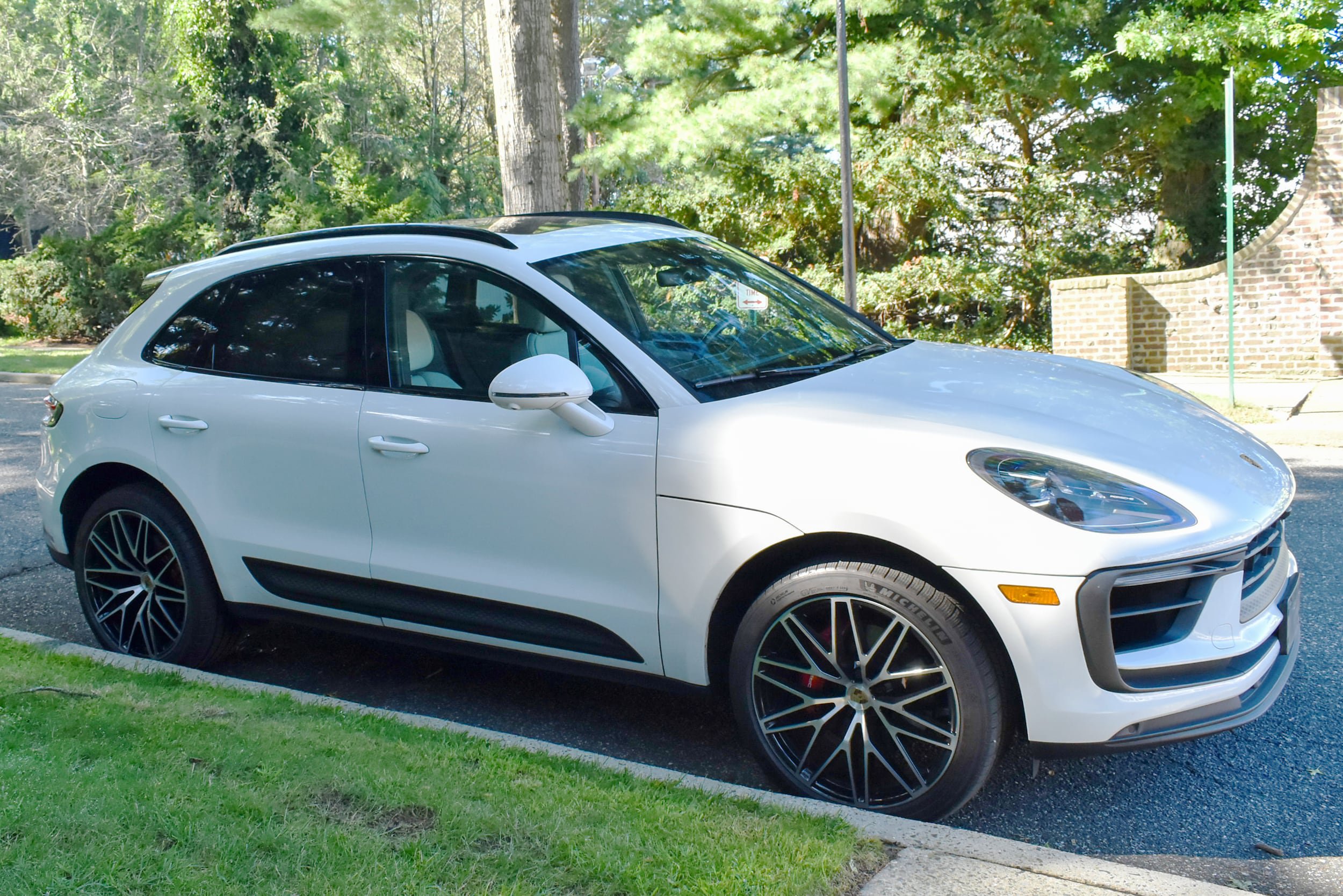 Used 2023 Porsche Macan S AWD/4WD image 10