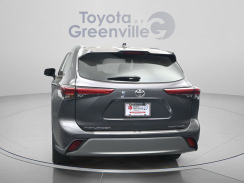 Used 2022 Toyota Highlander Platinum FWD image 13