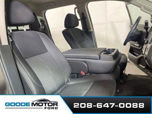 Used 2019 Nissan Titan SV AWD/4WD image 23