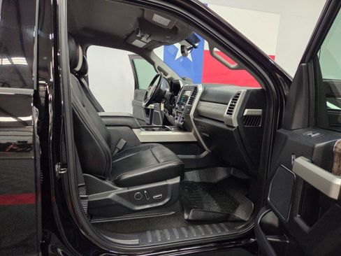 Used 2017 Ford F250 Lariat w/ Lariat Value Package image 8