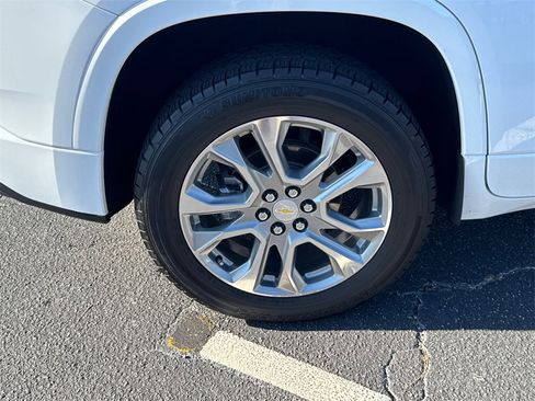 Used 2019 Chevrolet Traverse Premier w/ Driver Confidence II Package image 18