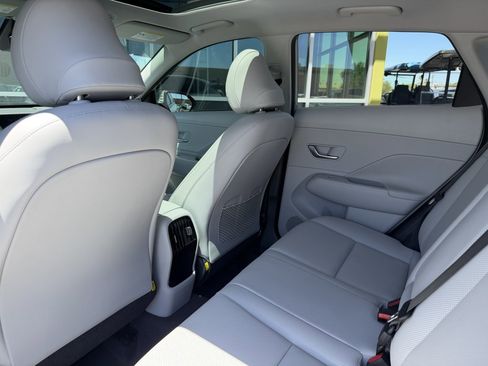 Used 2024 Hyundai Kona Limited FWD image 35
