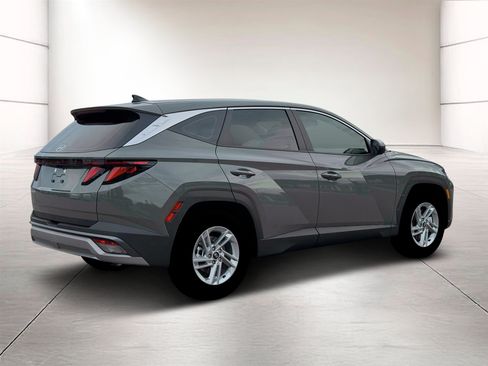 Certified 2026 Hyundai Tucson SE FWD image 8