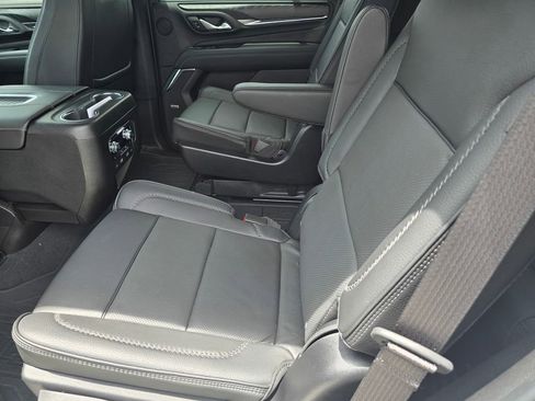 Used 2024 GMC Yukon Denali w/ Denali Reserve Package RWD image 13