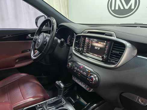 Used 2016 Kia Sorento FWD image 19