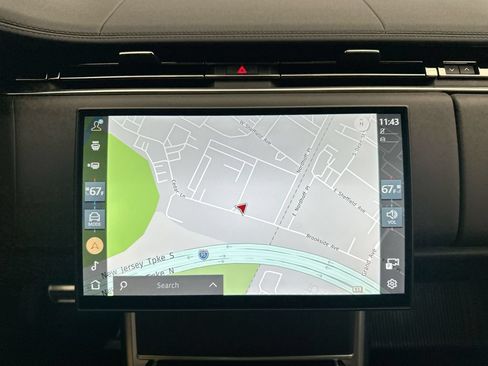 Certified 2025 Land Rover Range Rover SE AWD/4WD image 29
