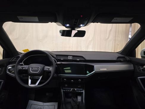 Certified 2025 Audi Q3 2.0T Premium w/ Convenience Package AWD/4WD image 32