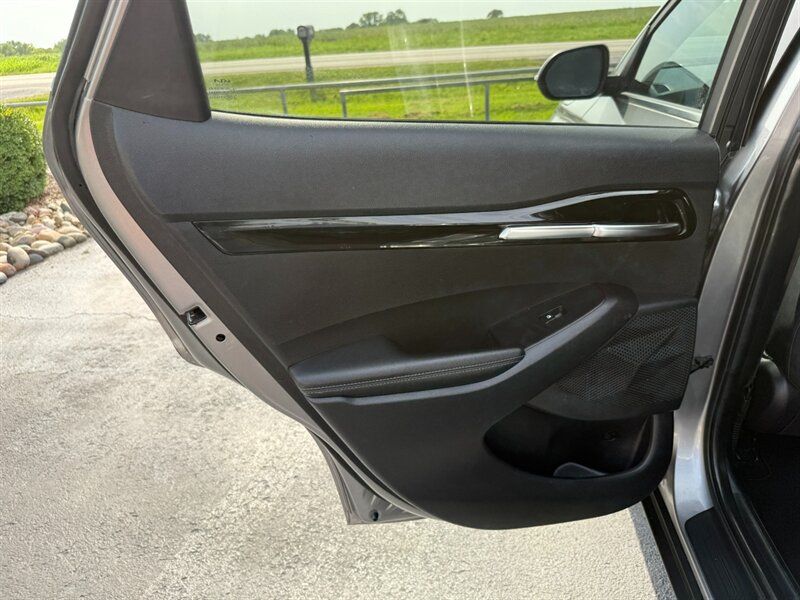 Used 2024 Kia Seltos S AWD/4WD image 29