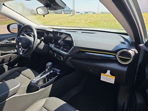 New 2026 Chevrolet Trax ACTIV w/ Driver Confidence Package FWD image 28