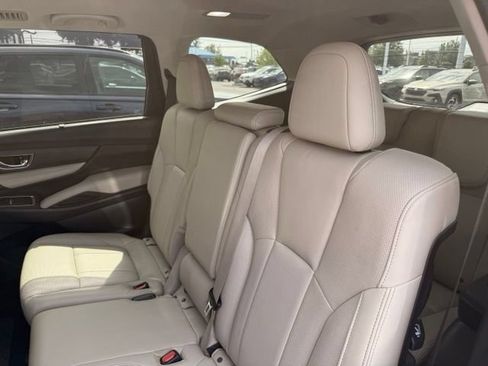 Used 2019 Subaru Ascent Limited w/ Popular Package #3 AWD/4WD image 16