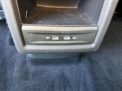 Used 2024 Volkswagen ID.4 Pro image 11