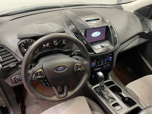 Used 2017 Ford Escape SE w/ Equipment Group 201A AWD/4WD image 9