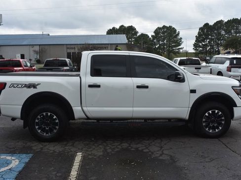 Used 2024 Nissan Titan PRO-4X w/ Pro-4x Convenience Package image 4