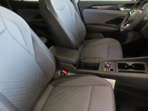 New 2026 Volkswagen Tiguan SE R-Line image 28