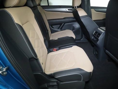 Used 2024 Volkswagen Atlas Cross Sport SE w/ Black Wheel Package FWD image 31