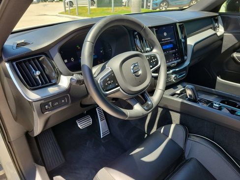 Used 2022 Volvo XC60 T8 R-Design w/ Advanced Package AWD/4WD image 19