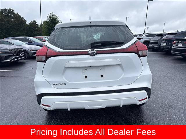 Used 2022 Nissan Kicks S FWD image 4