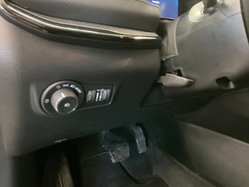 Used 2025 Jeep Compass Limited w/ High Altitude Package AWD/4WD image 12