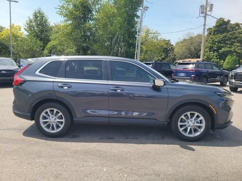 Used 2025 Honda CR-V EX image 2